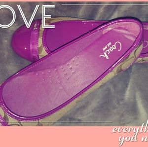 {SOLD} COACH Cecile flats